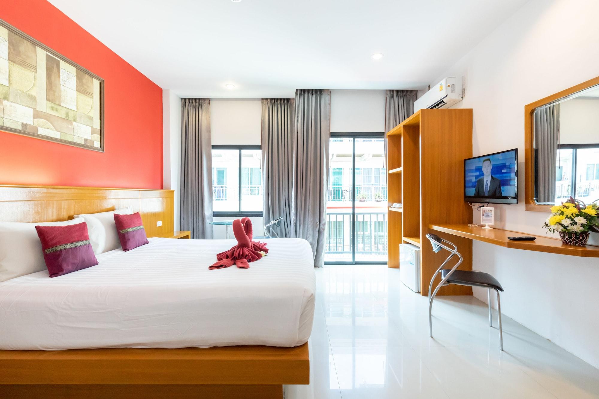 PJ Patong Resortel Esterno foto