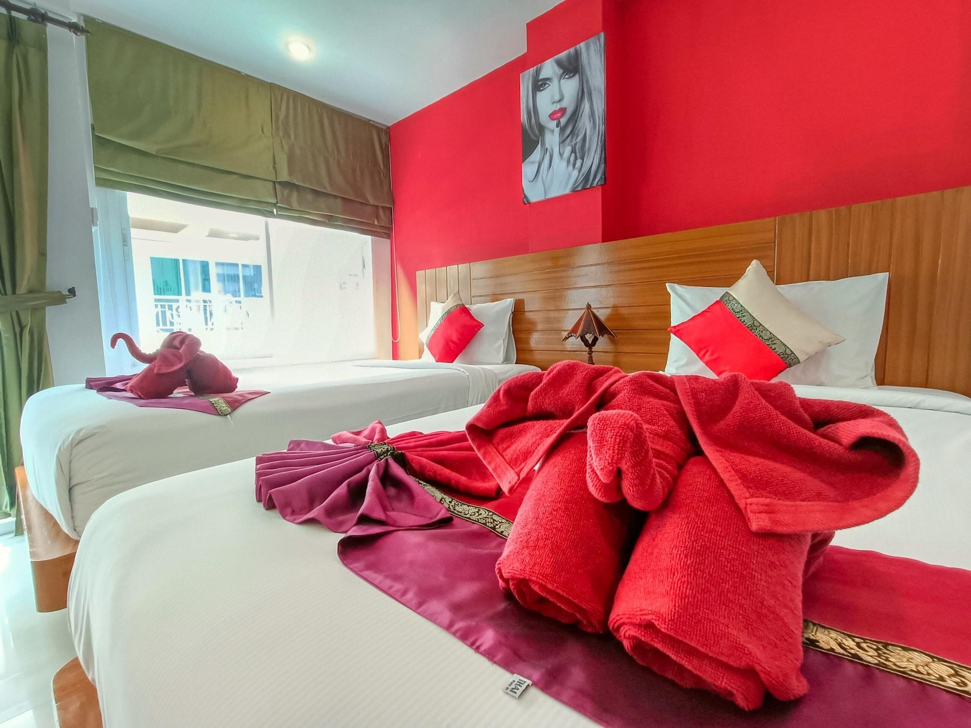 PJ Patong Resortel Esterno foto