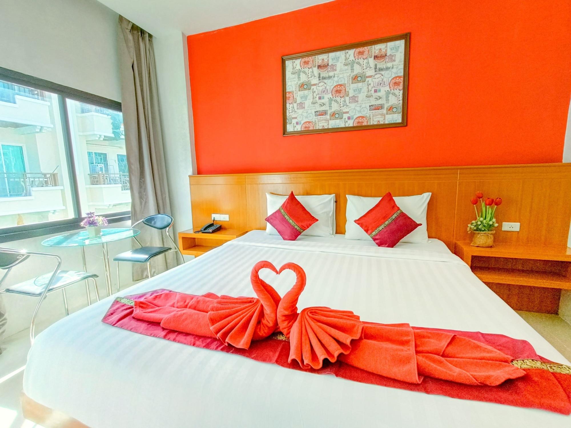 PJ Patong Resortel Esterno foto