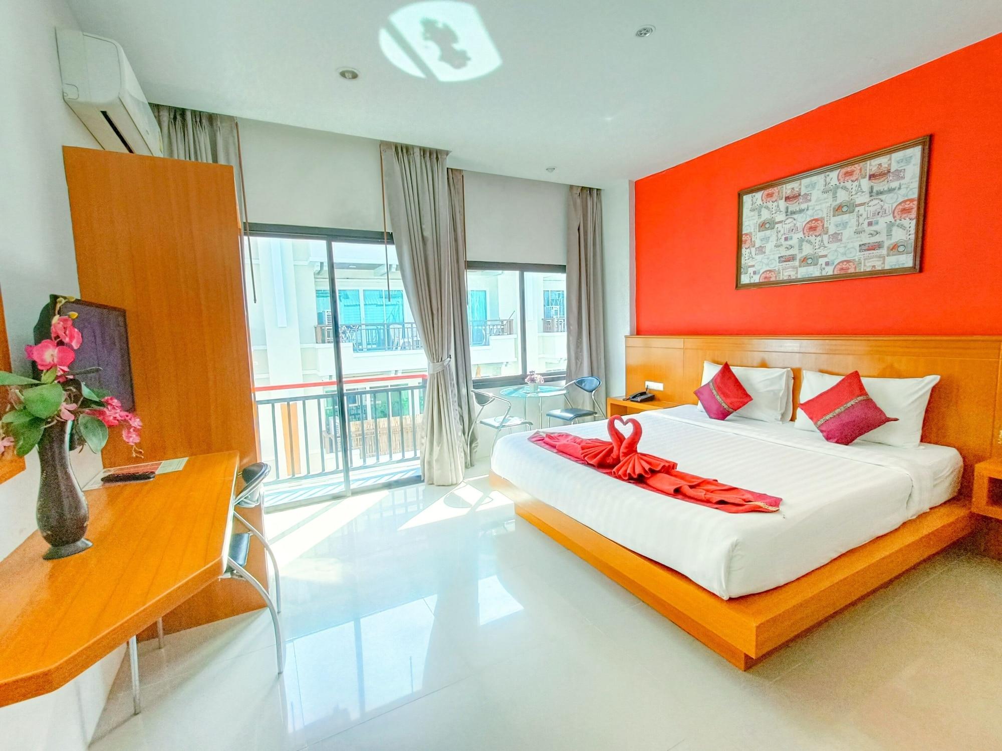 PJ Patong Resortel Esterno foto