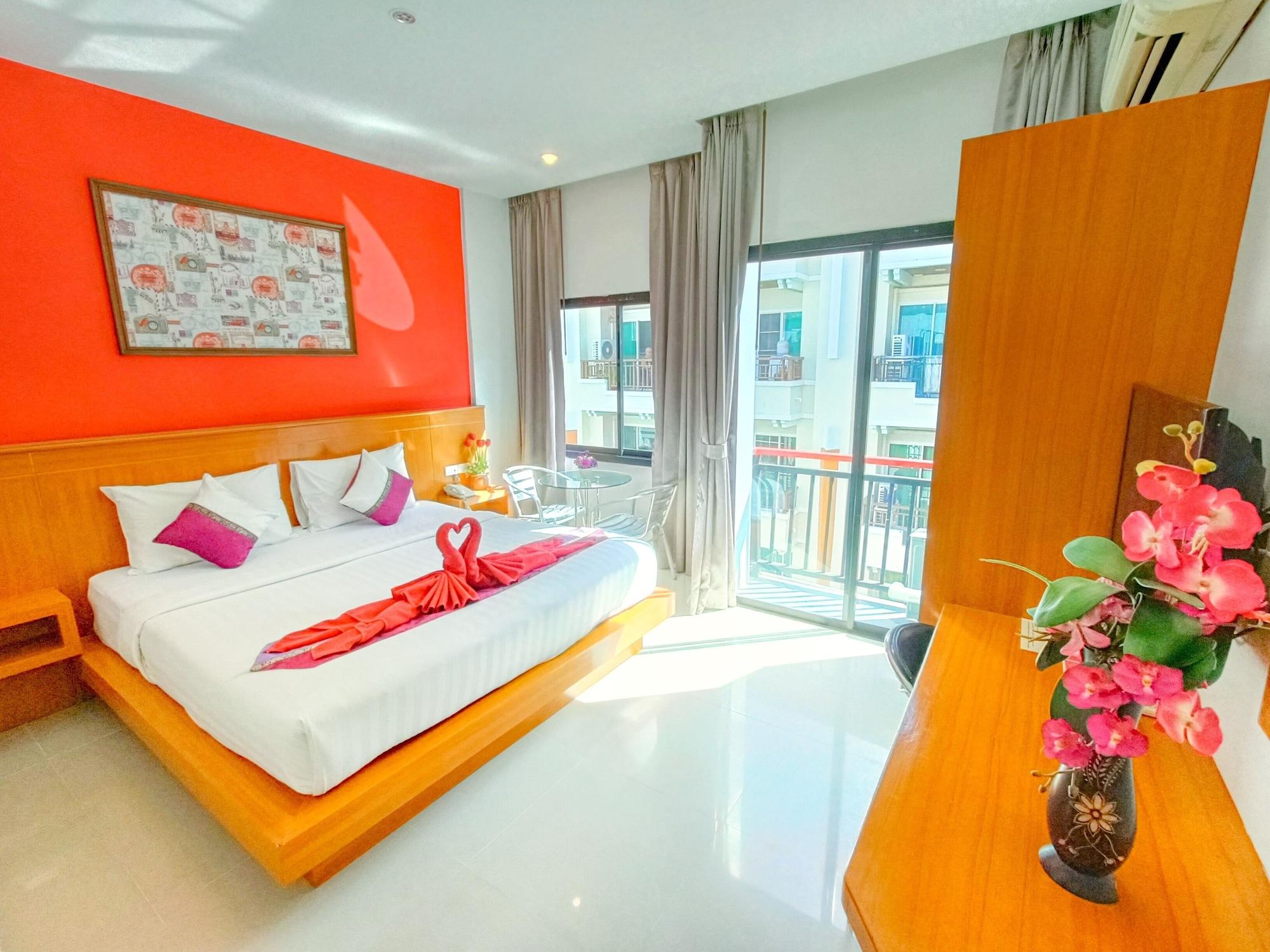 PJ Patong Resortel Esterno foto
