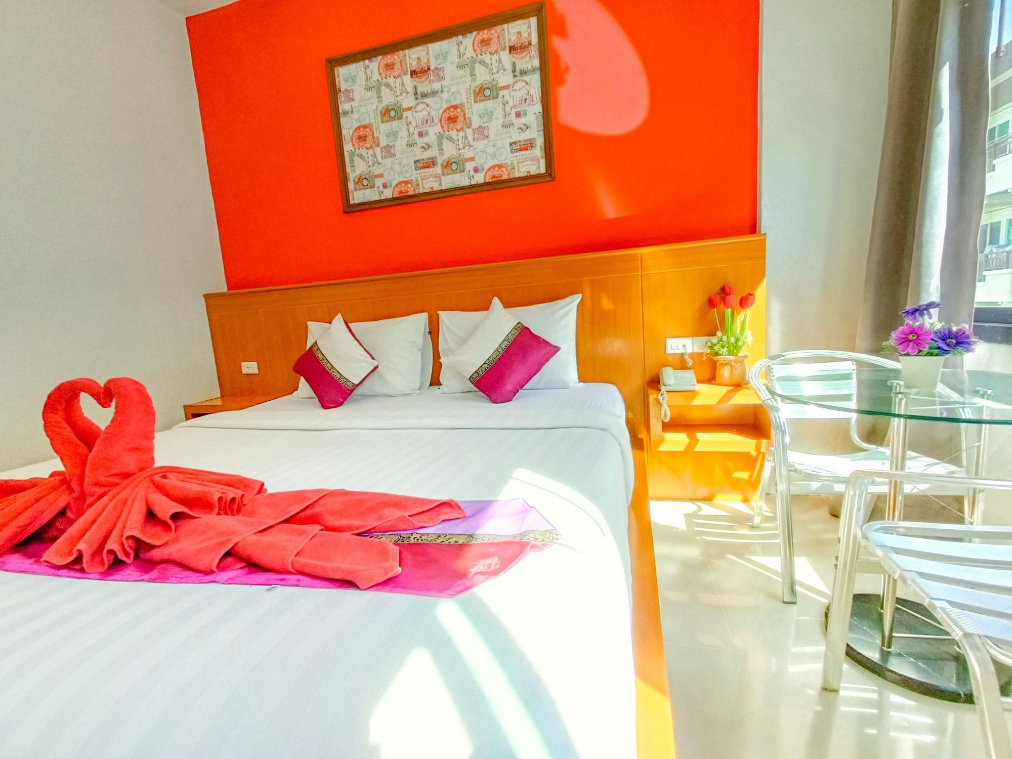 PJ Patong Resortel Esterno foto