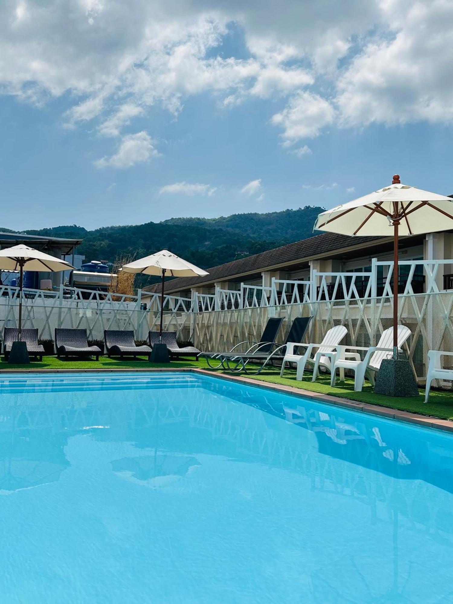 PJ Patong Resortel Esterno foto