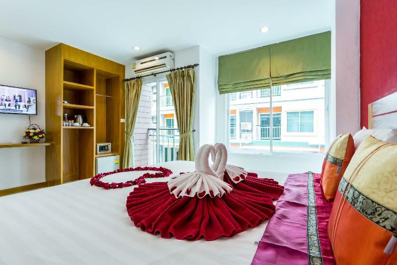PJ Patong Resortel Esterno foto